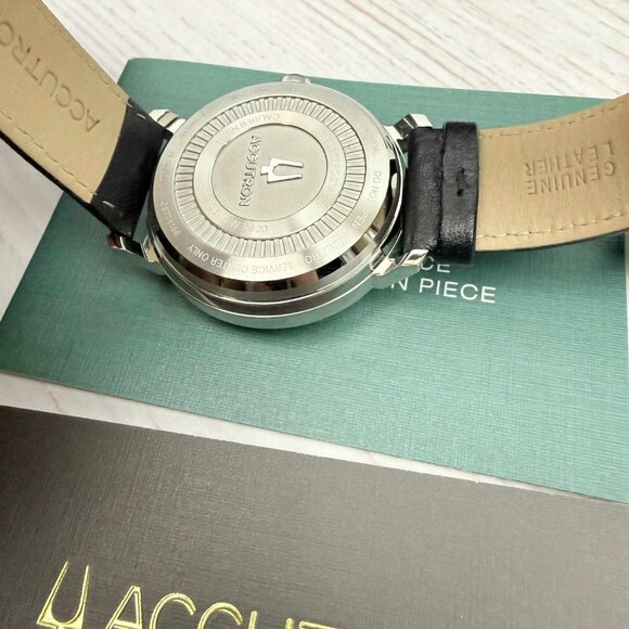 Accutron Electrostatic Spaceview 2020 Gray/Green 2ES6A001 - Picture 11 of 13